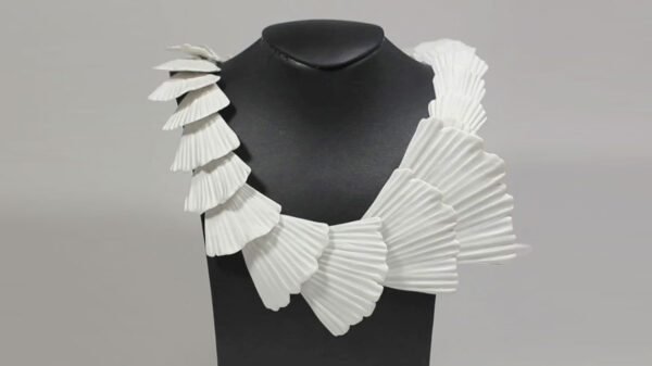 collar de porcelana blanco