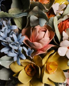 workshop para aprender a hacer flores modeladas en porcelana